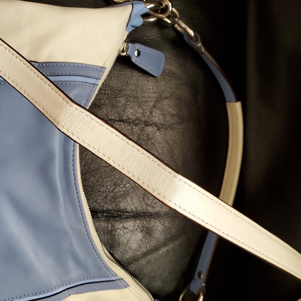 Coach purse - Picture 5 of 9
